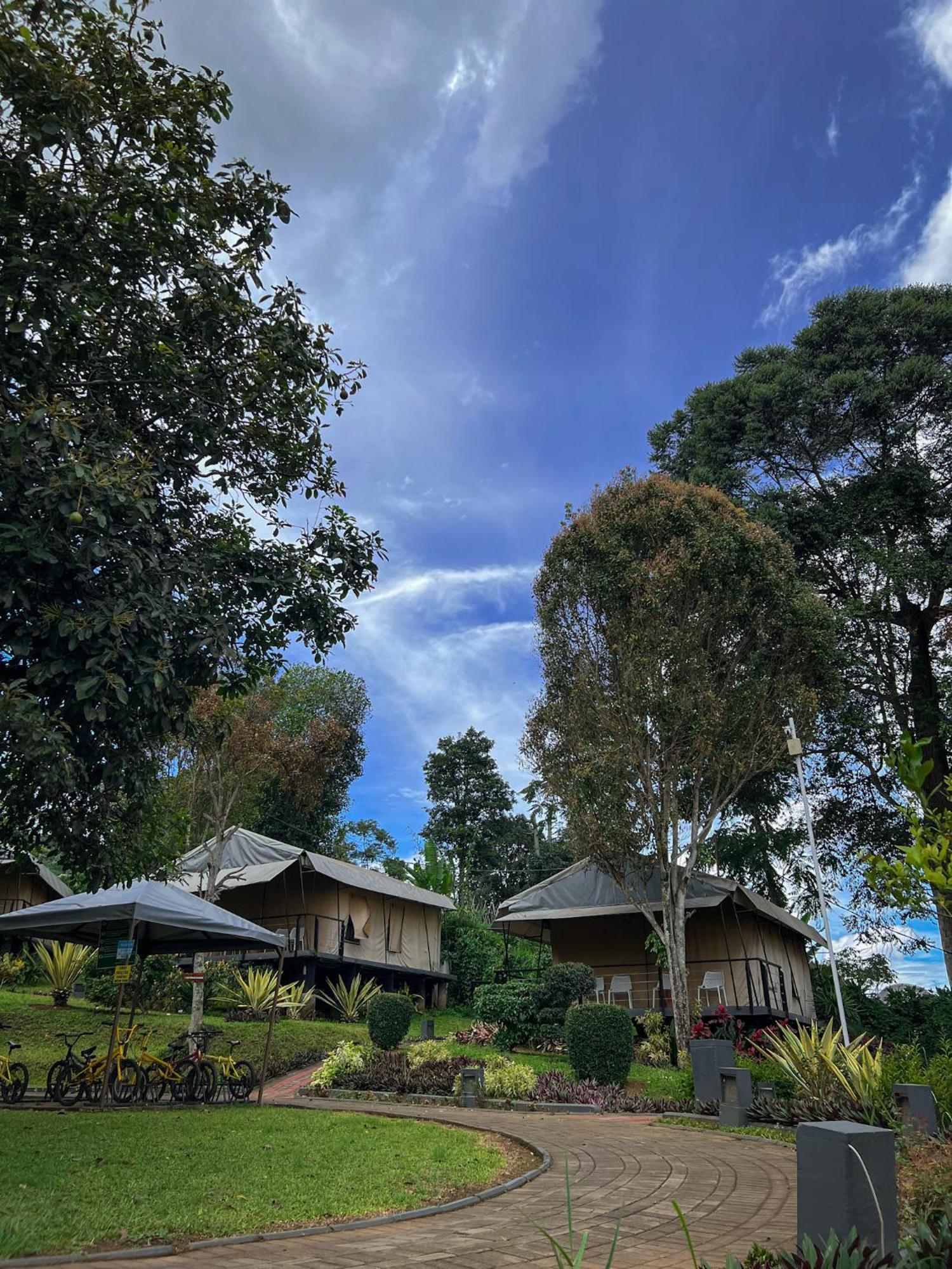 Trizara Resorts - Glam Camping Lembang Eksteriør billede